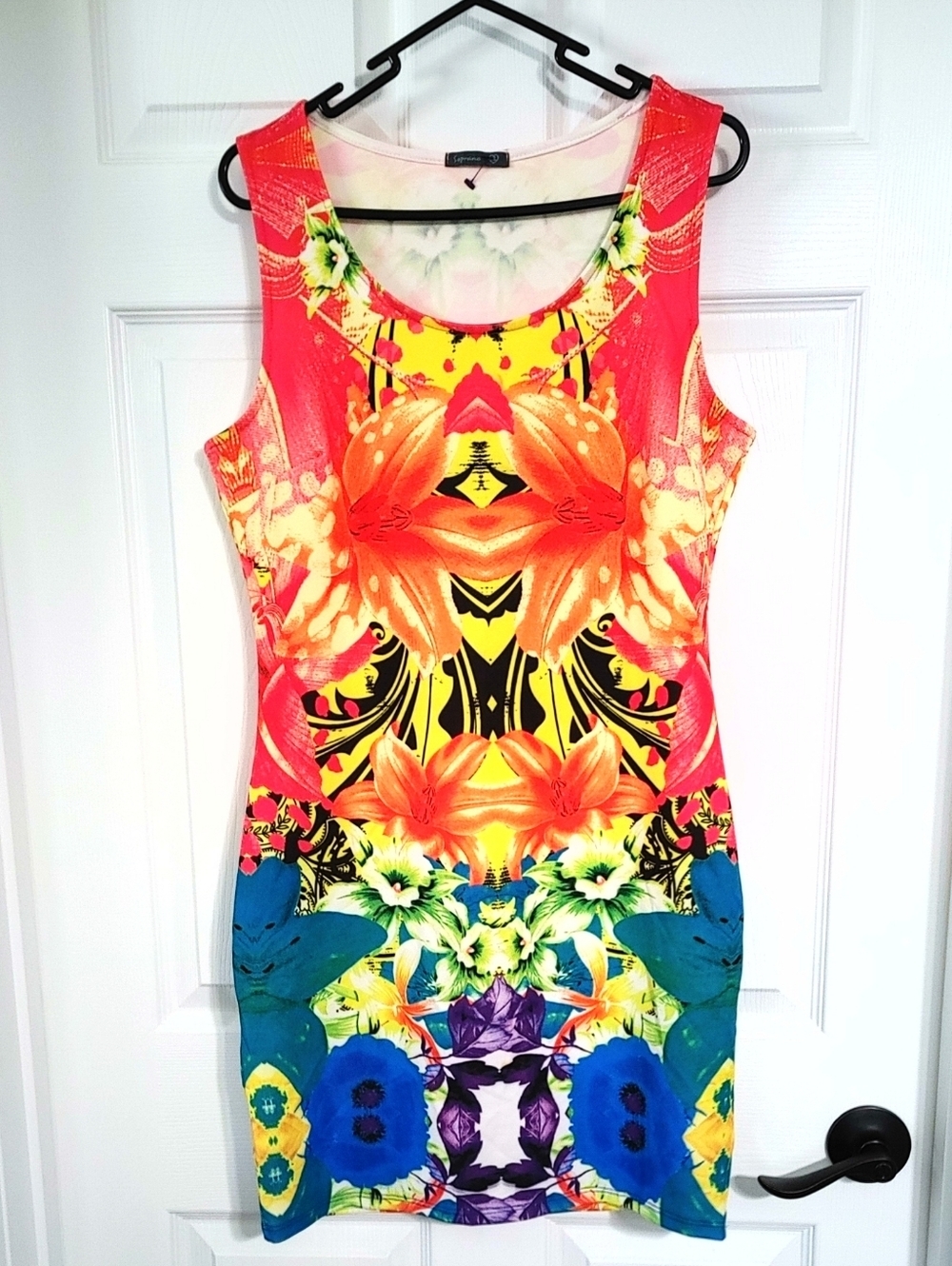 Soprano Vibrant Tropical Floral Bodycon Dress Fits Med-Large